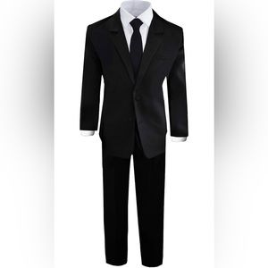 Black n Bianco boy’s formal black 5 piece suit. Size 5. Like new!
